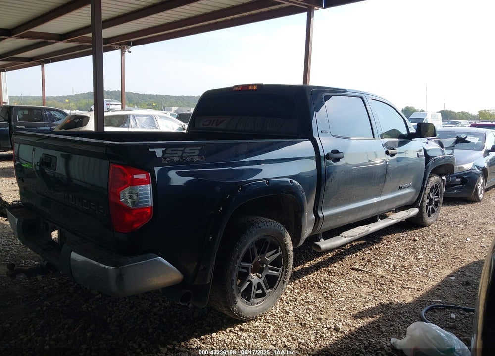 2018 TOYOTA TUNDRA SR5 5.7L V8 VIN: 5TFDW5F16JX698796