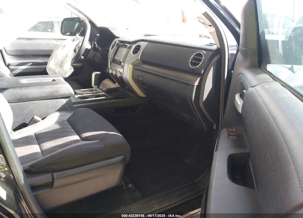2018 TOYOTA TUNDRA SR5 5.7L V8 VIN: 5TFDW5F16JX698796