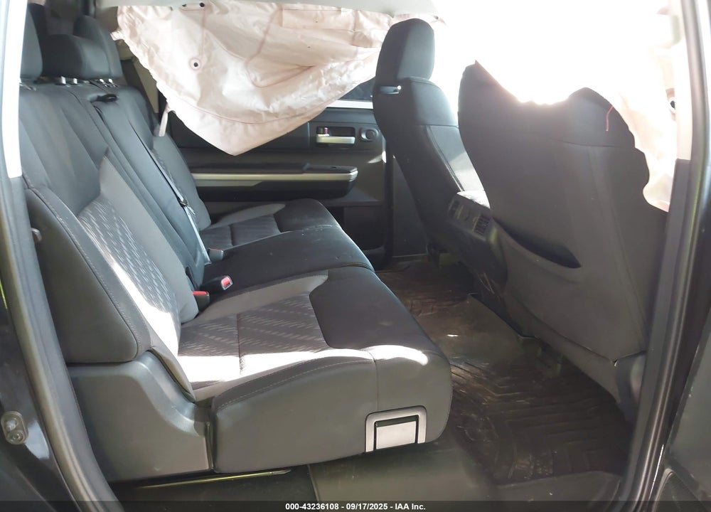 2018 TOYOTA TUNDRA SR5 5.7L V8 VIN: 5TFDW5F16JX698796