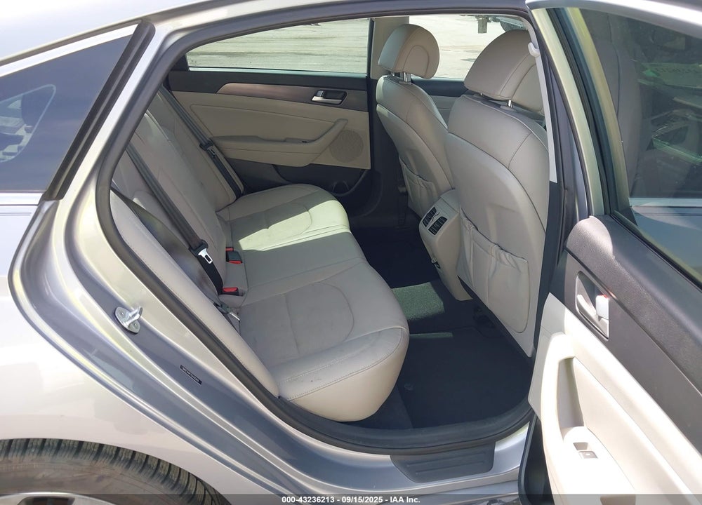 2016 HYUNDAI SONATA VIN: 5NPE34AF7GH305810