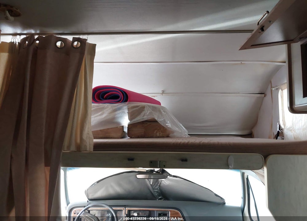 1991 FORD ECONOLINE E350 CUTAWAY VAN VIN: 1FDKE30G9MHA72424