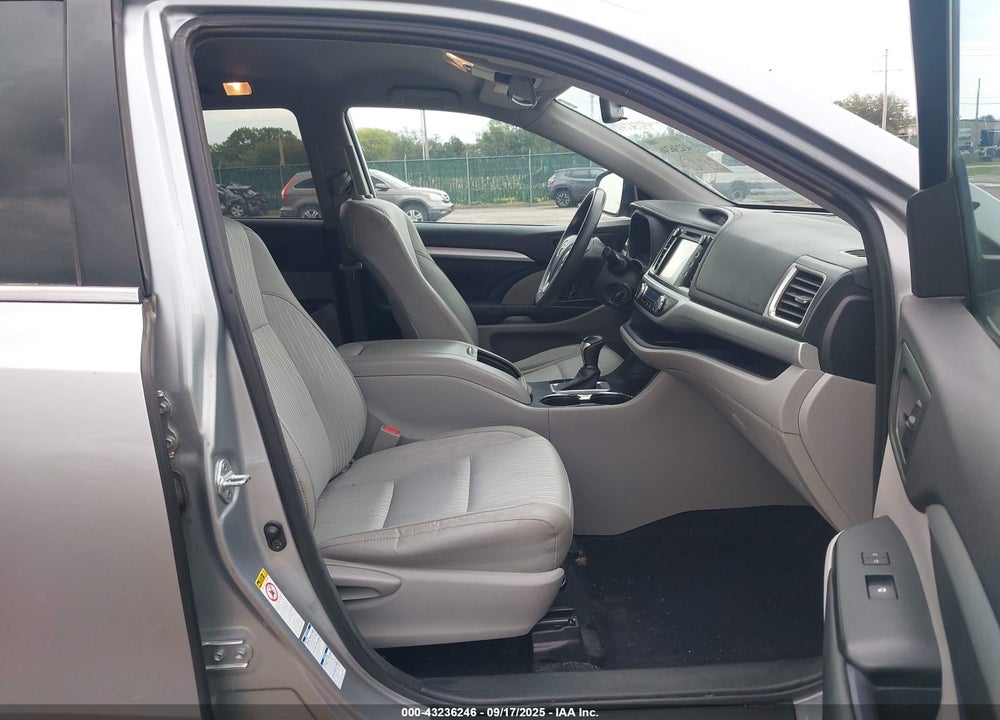 2016 TOYOTA HIGHLANDER VIN: 5TDBKRFH5GS286505