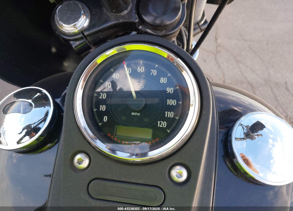 2014 HARLEY-DAVIDSON FXDB DYNA STREET BOB VIN: 1HD1GXM13EC323815