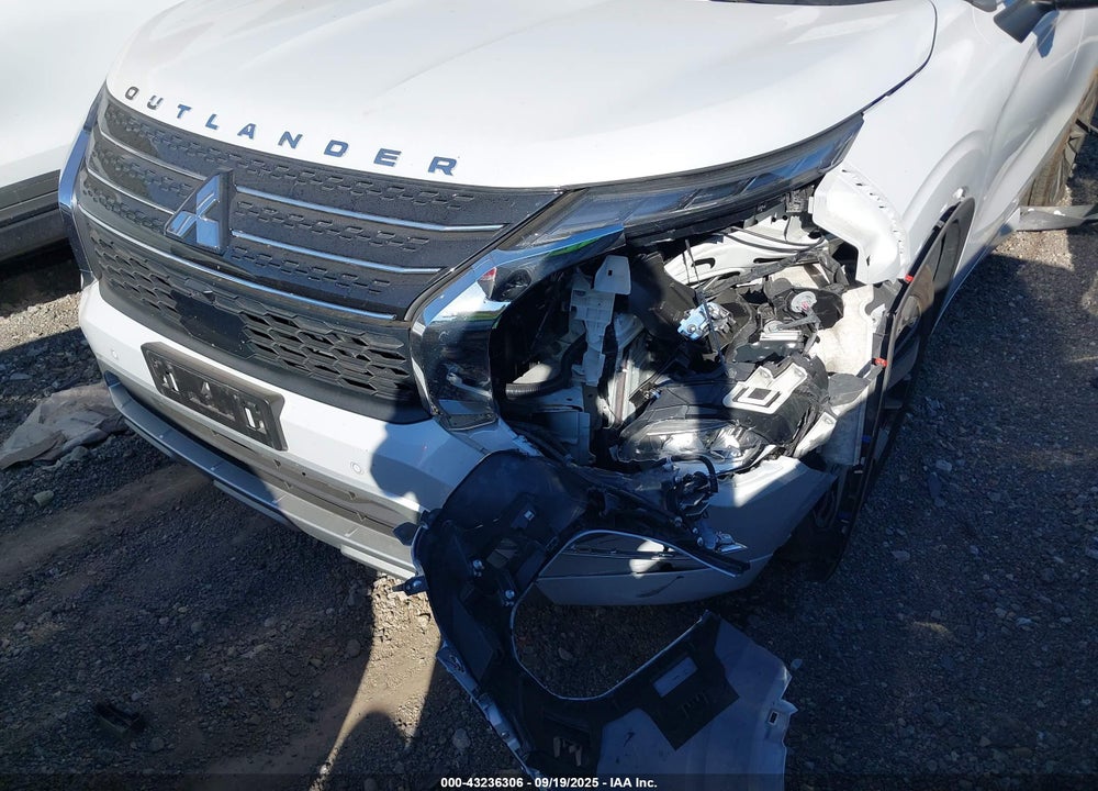 2024 MITSUBISHI OUTLANDER VIN: JA4J4WA86RZ003701
