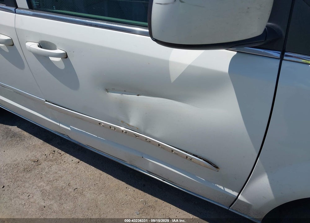 2013 CHRYSLER TOWN & COUNTRY TOURING VIN: 2C4RC1BG5DR743537