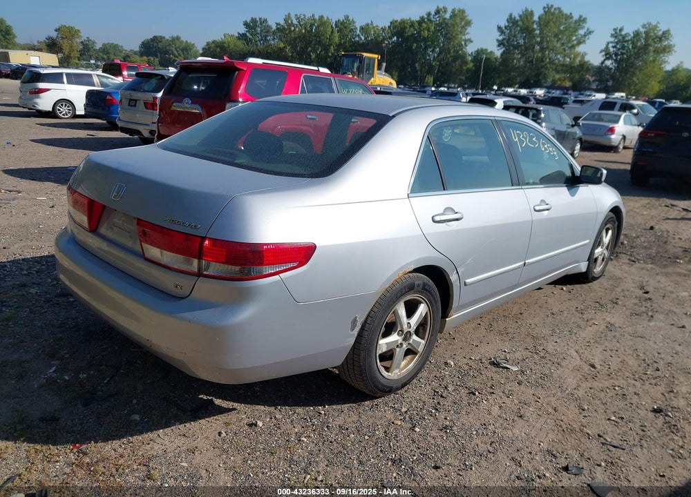 2004 HONDA ACCORD 2.4 EX VIN: 1HGCM56714A113184