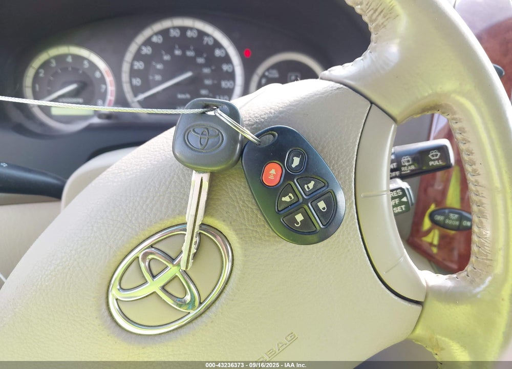 2004 TOYOTA SIENNA XLE VIN: 5TDZA22C84S114242
