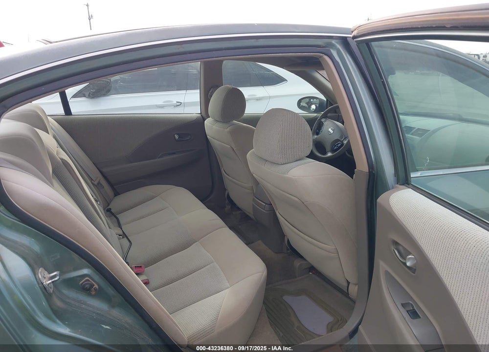 2002 NISSAN ALTIMA 2.5 S VIN: 1N4AL11D62C704472