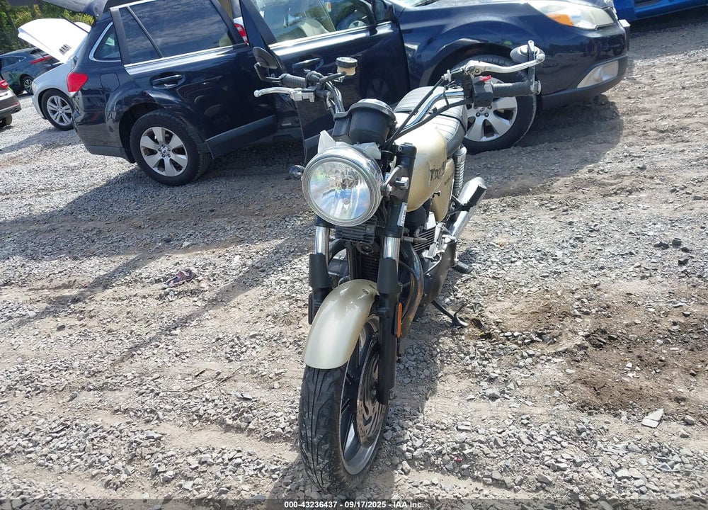 2012 TRIUMPH MOTORCYCLE BONNEVILLE VIN: SMT900K16CT497637