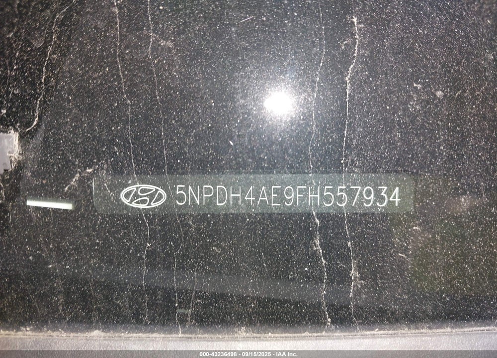 2015 HYUNDAI ELANTRA VIN: 5NPDH4AE9FH557934