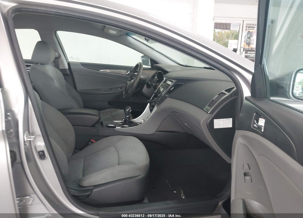 2011 HYUNDAI SONATA HYBRID VIN: KMHEC4A42BA006249