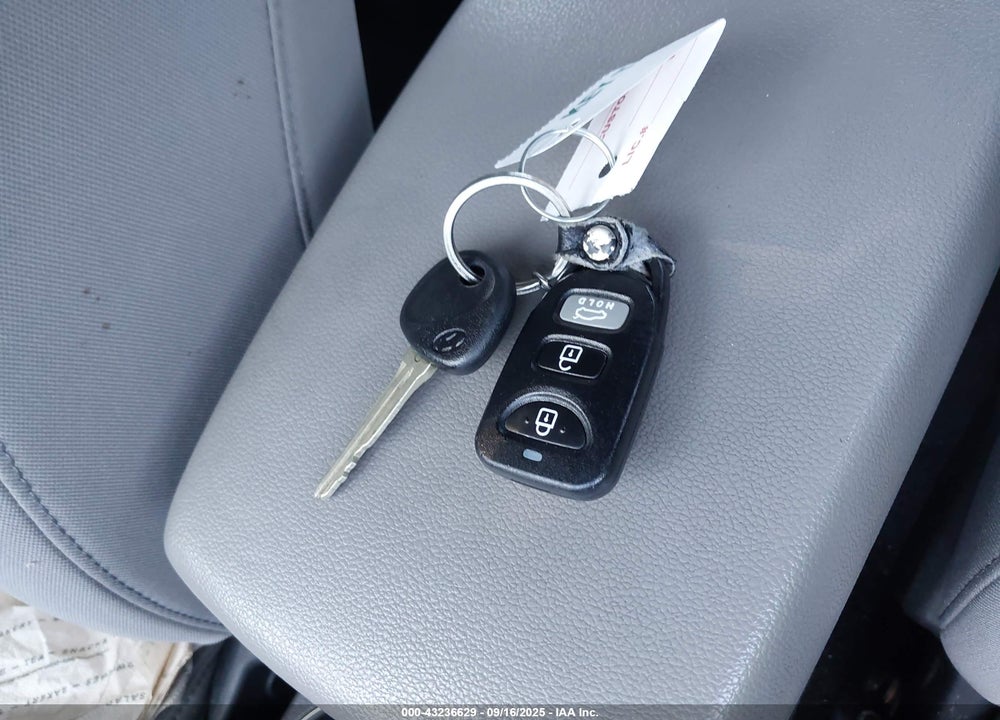 2018 HYUNDAI ELANTRA VIN: 5NPD74LF1JH386226
