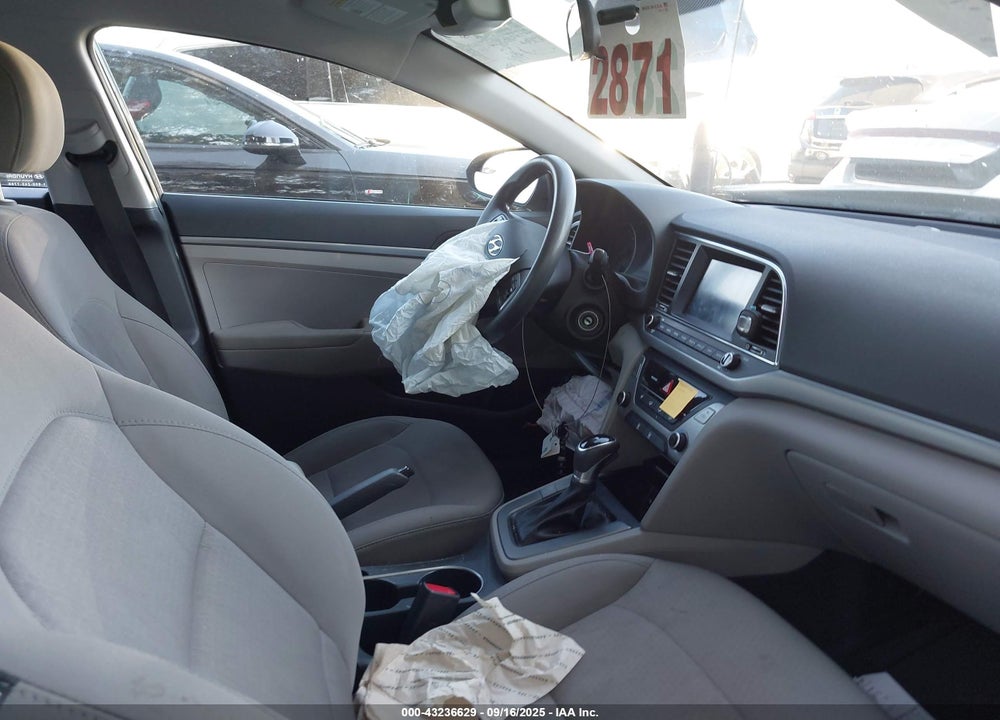 2018 HYUNDAI ELANTRA VIN: 5NPD74LF1JH386226