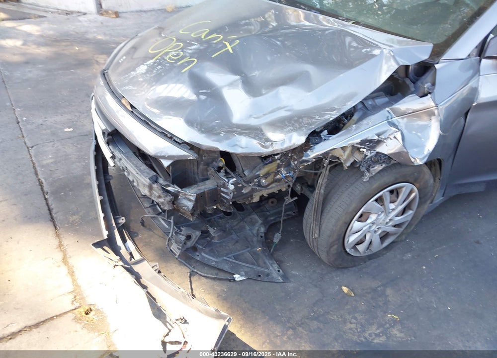 2018 HYUNDAI ELANTRA VIN: 5NPD74LF1JH386226