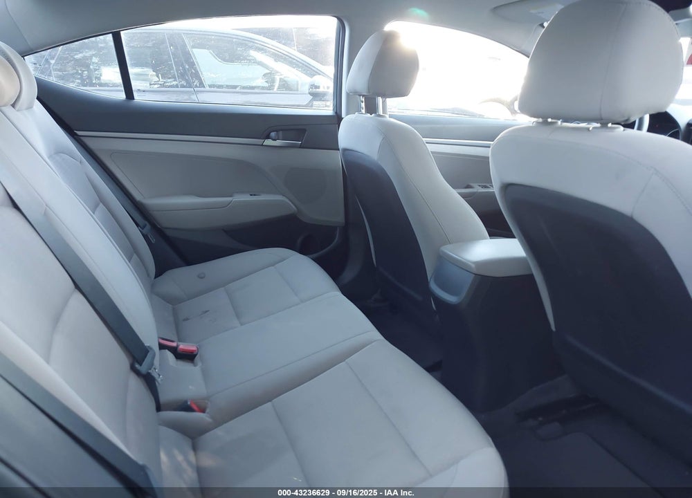 2018 HYUNDAI ELANTRA VIN: 5NPD74LF1JH386226