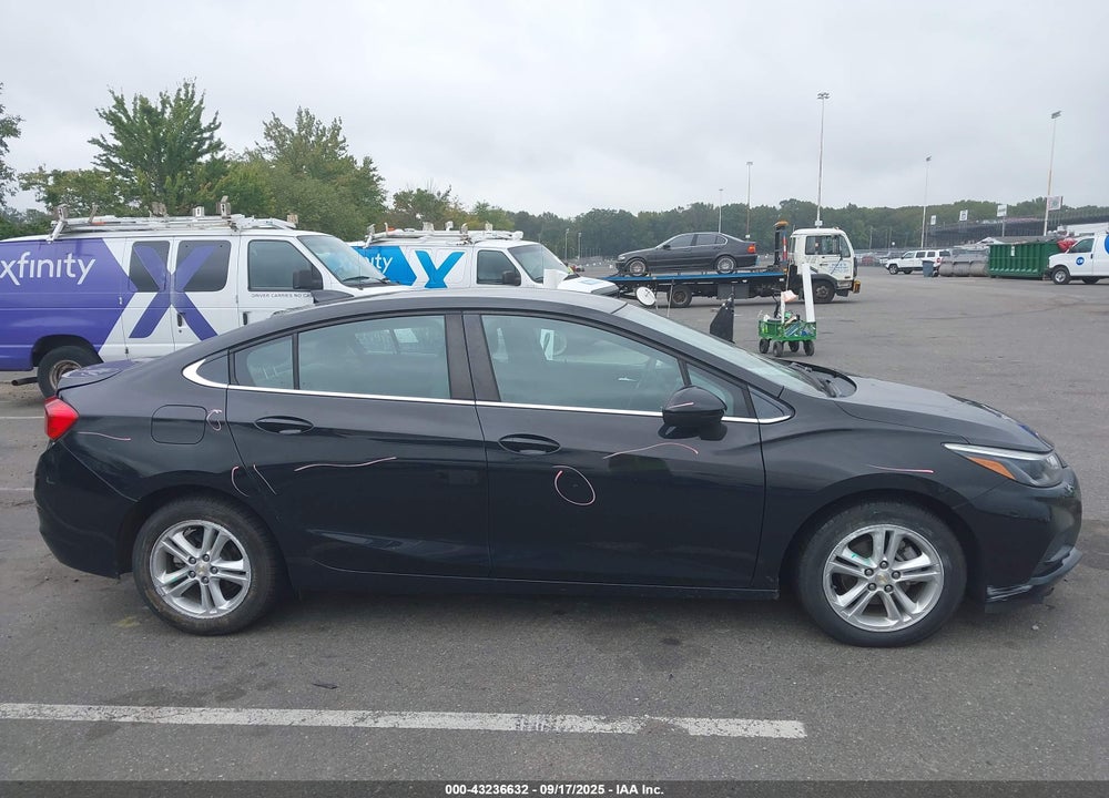 2018 CHEVROLET CRUZE LT AUTO VIN: 1G1BE5SM9J7119528