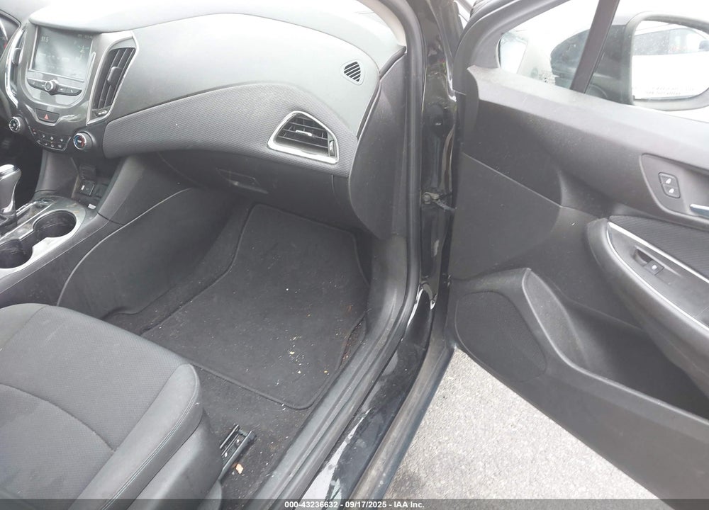 2018 CHEVROLET CRUZE LT AUTO VIN: 1G1BE5SM9J7119528