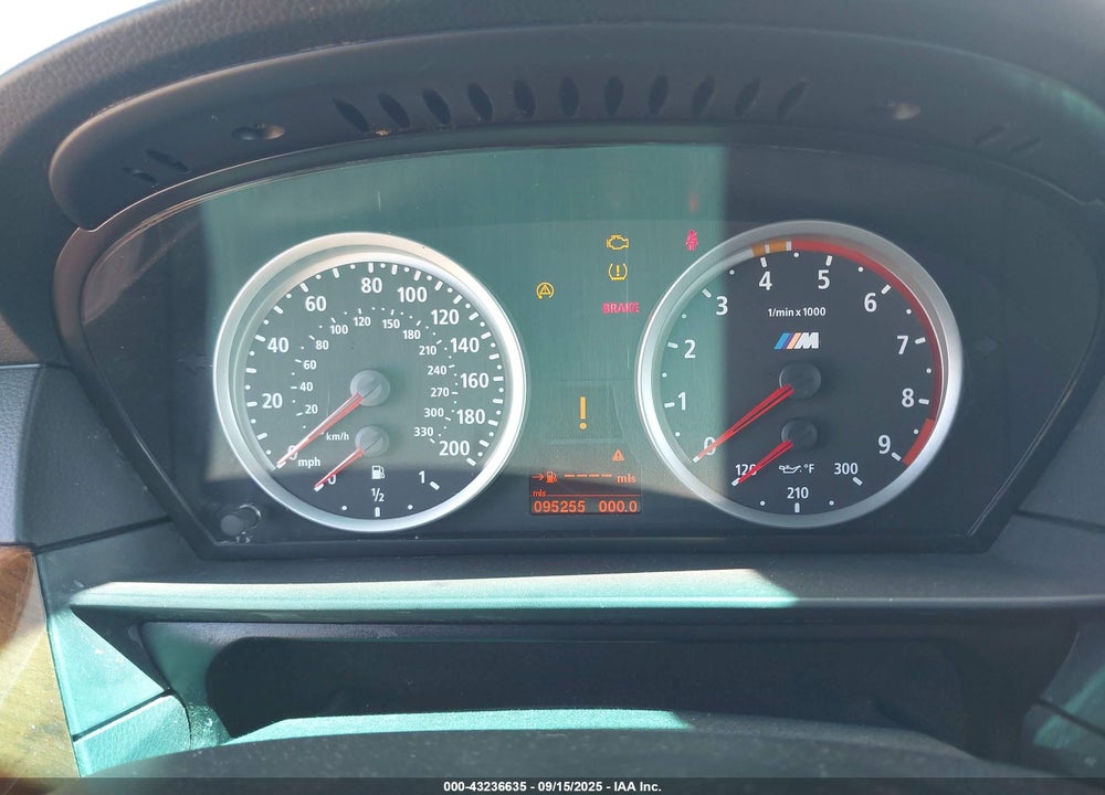 2008 BMW M5 VIN: WBSNB93558CX08579