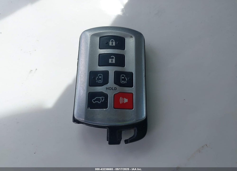 2014 TOYOTA SIENNA VIN: 5TDYK3DC7ES510692