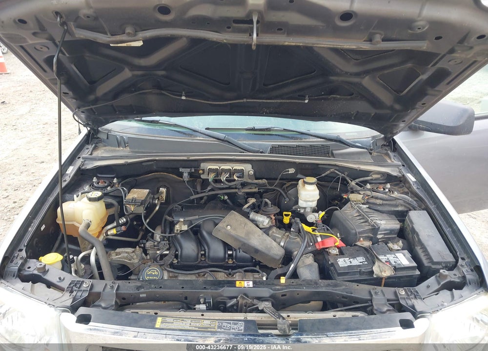 2008 FORD ESCAPE VIN: 1FMCU93108KB07913