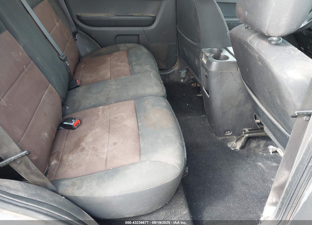 2008 FORD ESCAPE VIN: 1FMCU93108KB07913