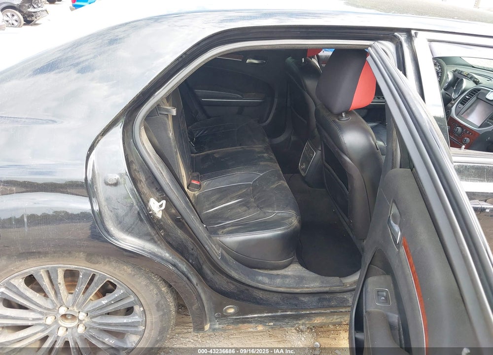 2013 CHRYSLER 300 VIN: 2C3CCARG6DH551792