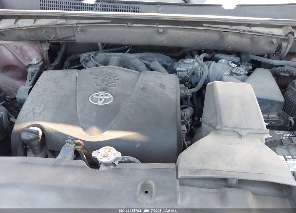 2019 TOYOTA HIGHLANDER XLE VIN: 5TDKZRFH0KS353399