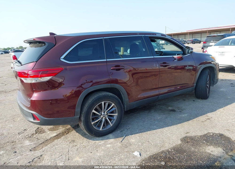 2019 TOYOTA HIGHLANDER XLE VIN: 5TDKZRFH0KS353399