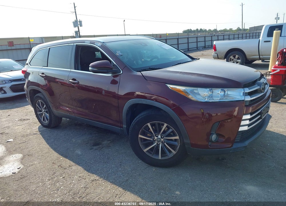 2019 TOYOTA HIGHLANDER XLE VIN: 5TDKZRFH0KS353399