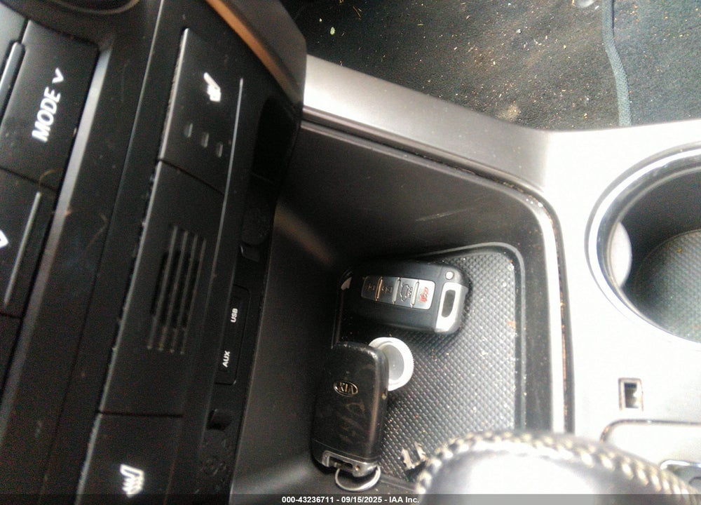 2013 KIA SORENTO VIN: 5XYKW4A26DG410087