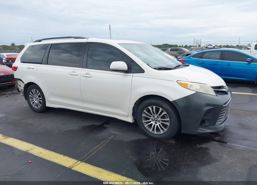 2018 TOYOTA SIENNA XLE 8 PASSENGER VIN: 5TDYZ3DC3JS965061