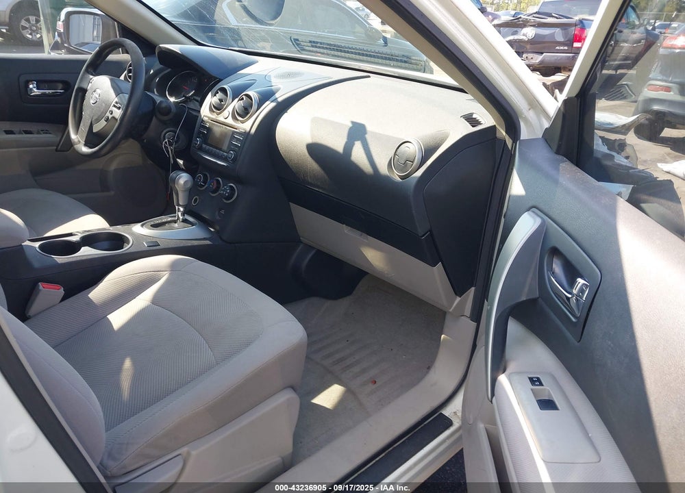 2014 NISSAN ROGUE VIN: JN8AS5MT3EW102532