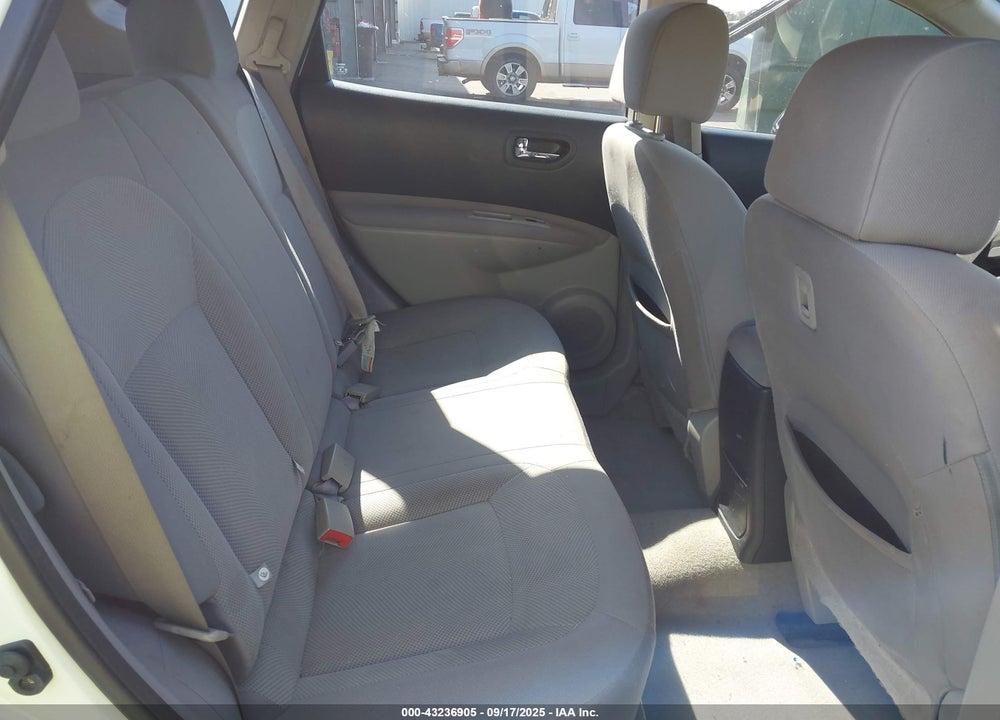 2014 NISSAN ROGUE VIN: JN8AS5MT3EW102532