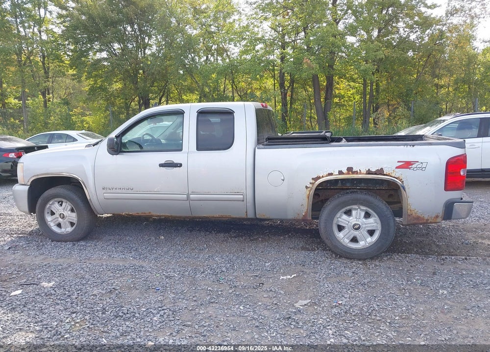 2010 CHEVROLET SILVERADO 1500 VIN: 1GCSKSE39AZ185552