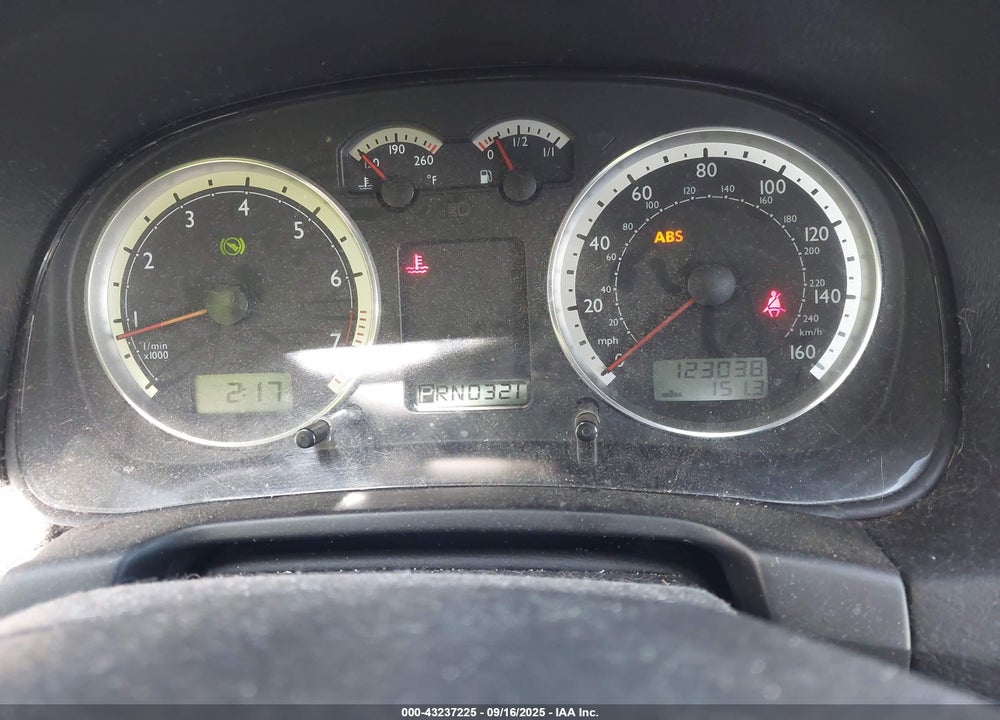 2004 VOLKSWAGEN JETTA GLS 2.0L VIN: 3VWSA69M74M107500