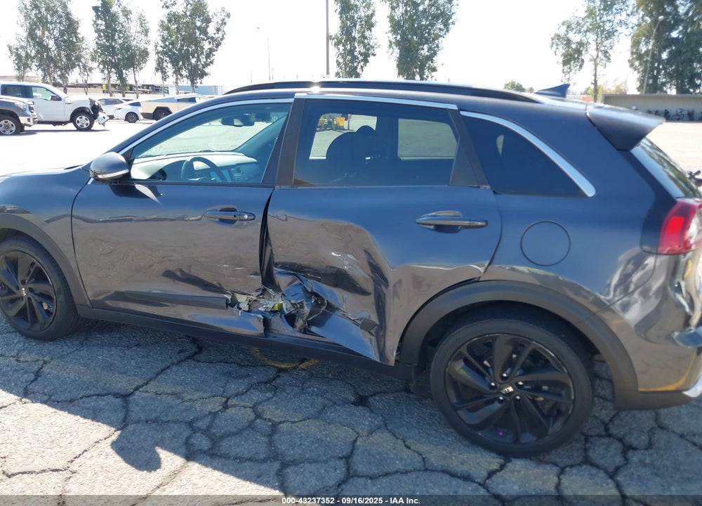 2018 KIA NIRO VIN: KNDCC3LC1J5133981