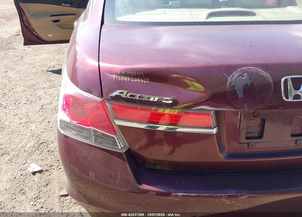 2011 HONDA ACCORD VIN: 1HGCP2F35BA016117