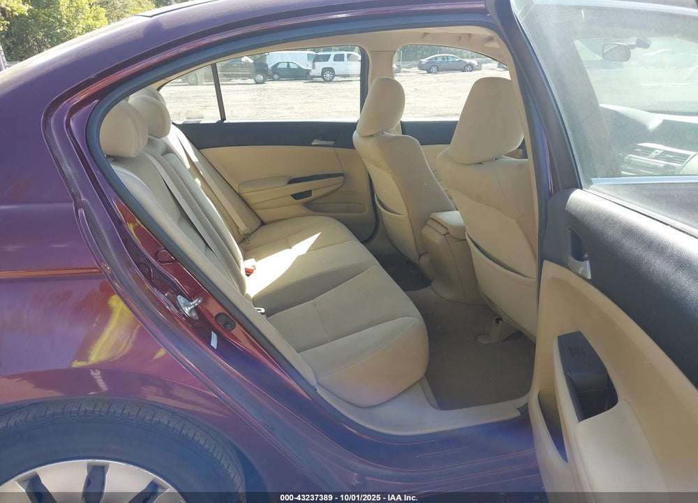 2011 HONDA ACCORD VIN: 1HGCP2F35BA016117