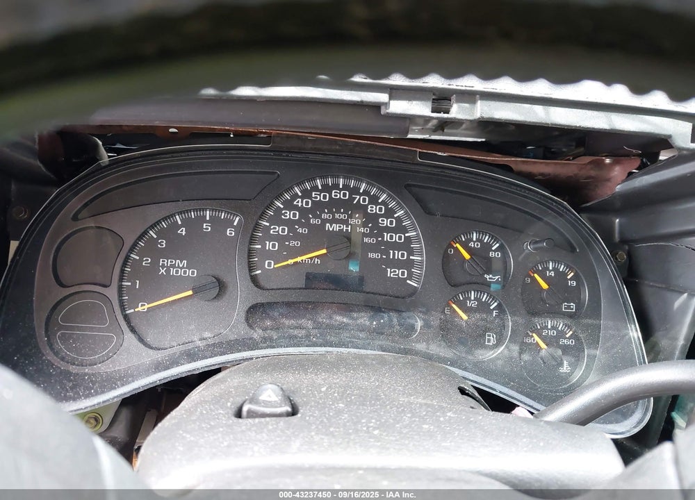 2004 GMC YUKON SLE VIN: 1GKEC13Z94R273666