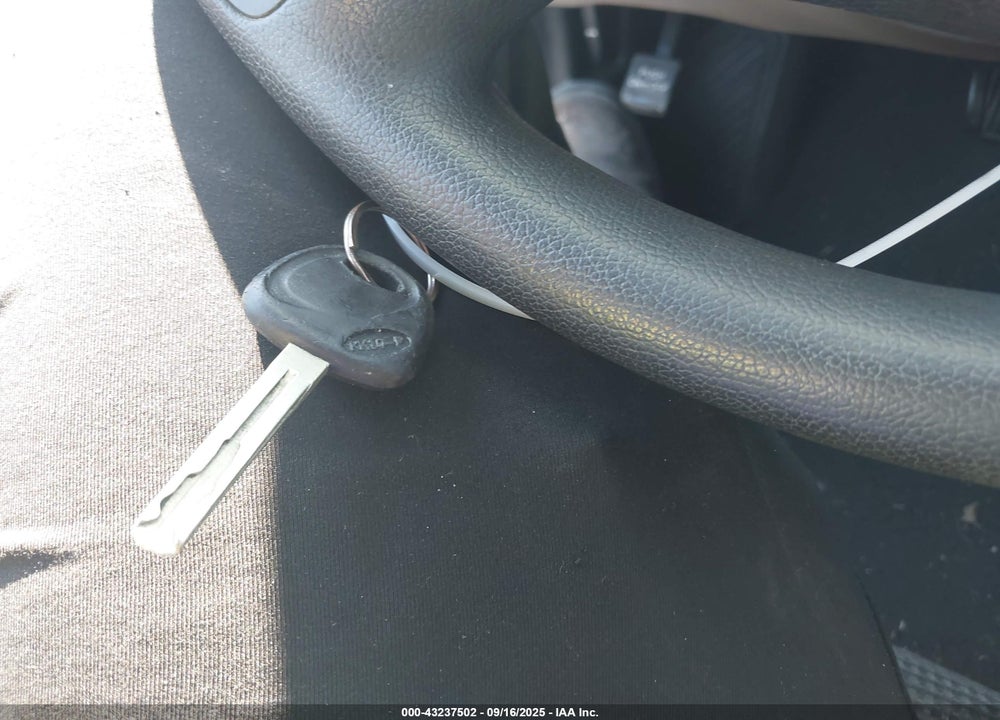 2011 HYUNDAI SONATA VIN: 5NPEB4AC0BH048460