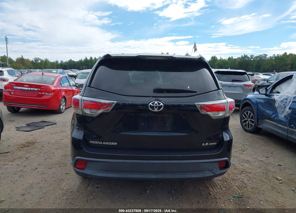 2015 TOYOTA HIGHLANDER LE V6 VIN: 5TDBKRFH9FS175728