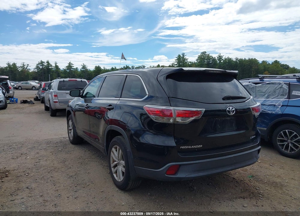 2015 TOYOTA HIGHLANDER LE V6 VIN: 5TDBKRFH9FS175728
