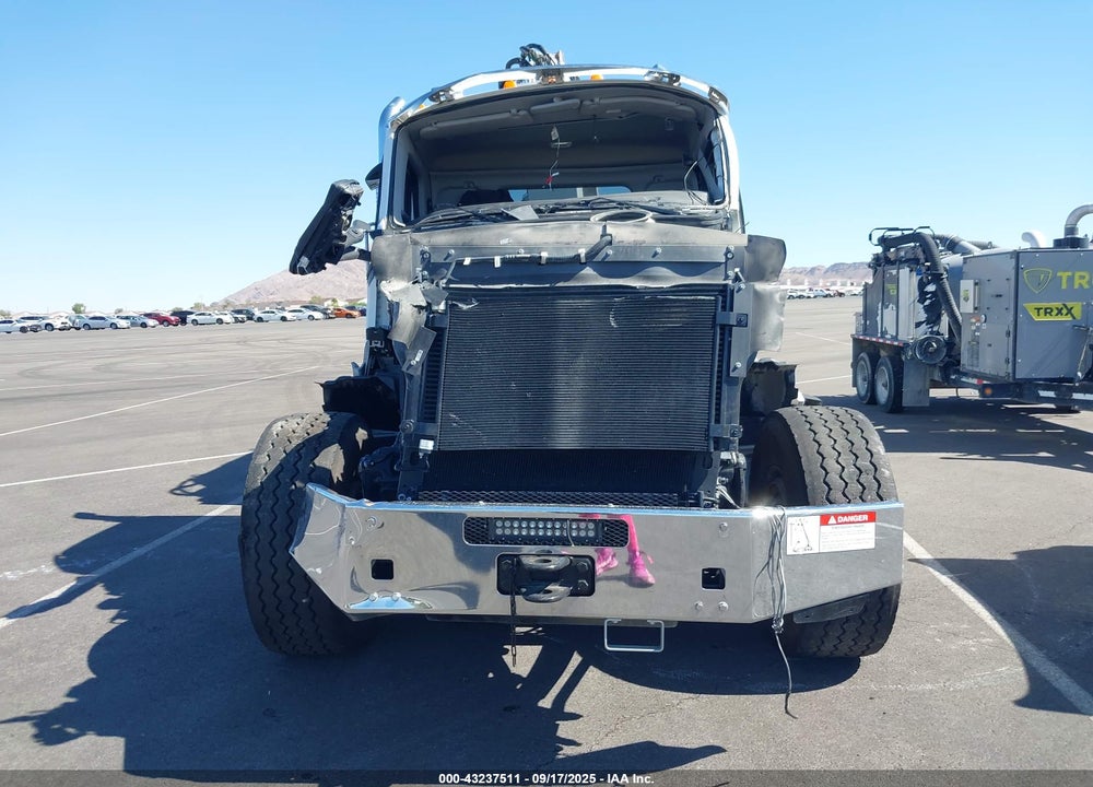 2024 KENWORTH T880 VIN: 1NKZLP0X4RJ370281
