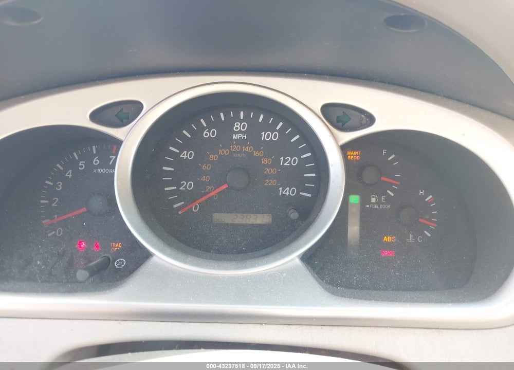 2005 TOYOTA HIGHLANDER VIN: JTEGD21A650117364