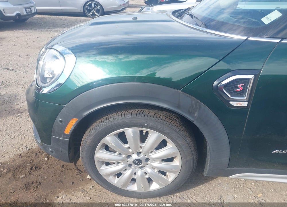 2019 MINI COUNTRYMAN COOPER S VIN: WMZYT5C53K3G93732
