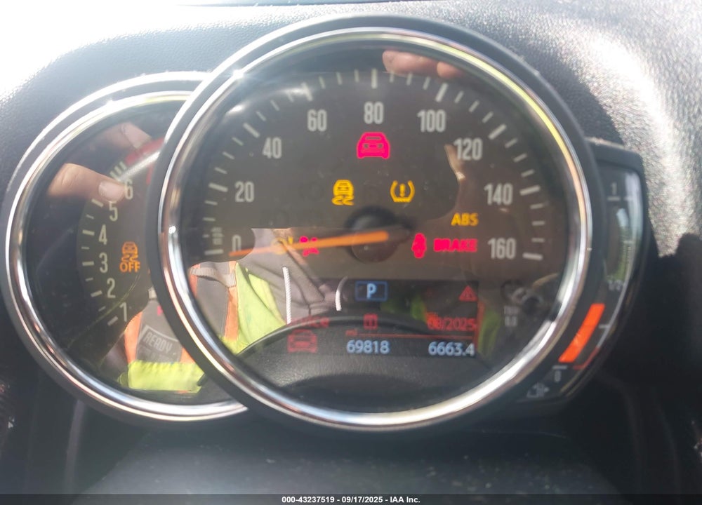2019 MINI COUNTRYMAN COOPER S VIN: WMZYT5C53K3G93732