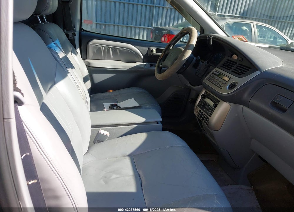 2003 TOYOTA SIENNA XLE VIN: 4T3ZF13C93U514558