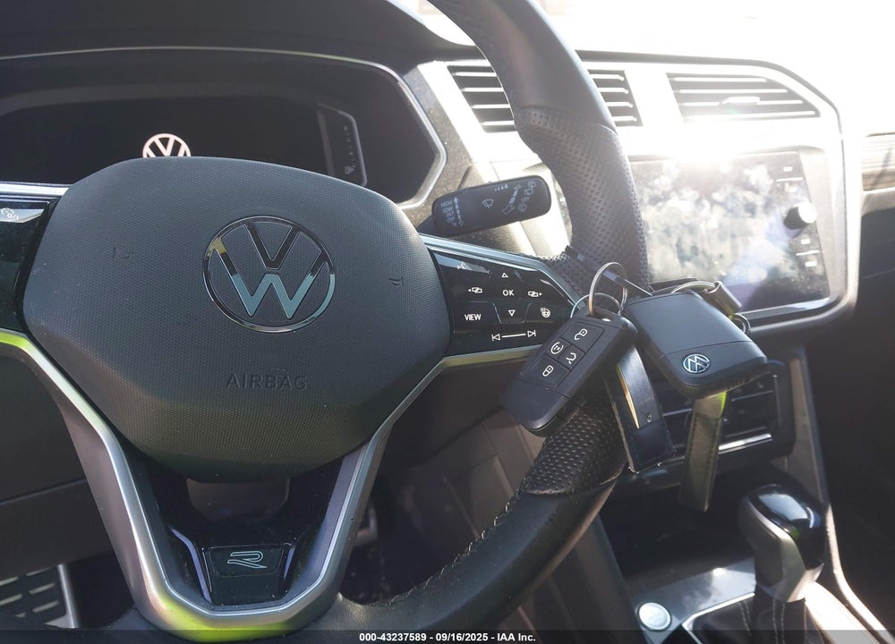 2022 VOLKSWAGEN TIGUAN 2.0T SEL R-LINE VIN: 3VV4B7AX0NM166962
