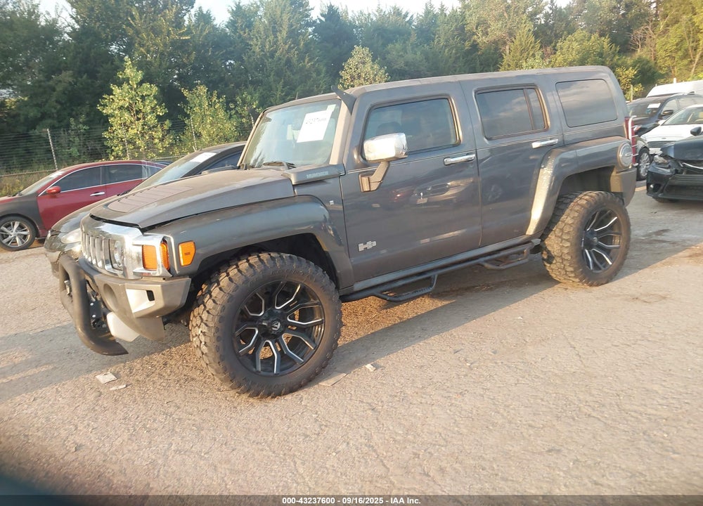 2008 HUMMER H3 SUV VIN: 5GTEN33E888193892
