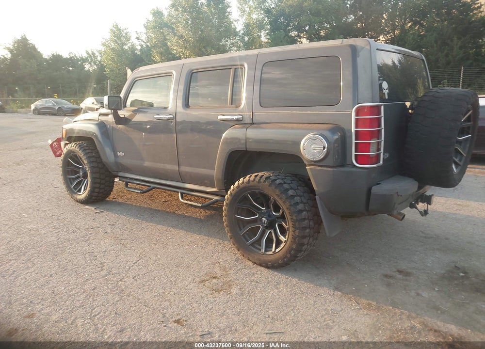 2008 HUMMER H3 SUV VIN: 5GTEN33E888193892